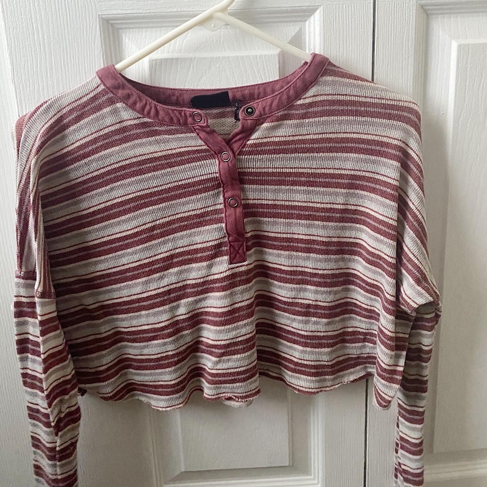 URBAN OUTFITTERS OUT FROM UNDER CROP LONG SLEEVE